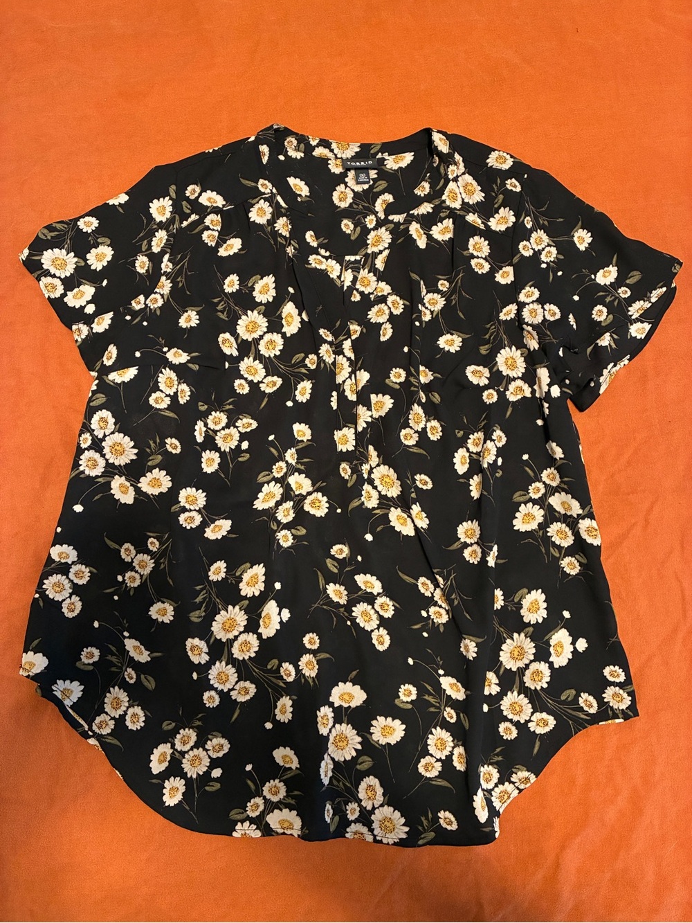 torrid Black Short-Sleeve Daisy Print Blouse